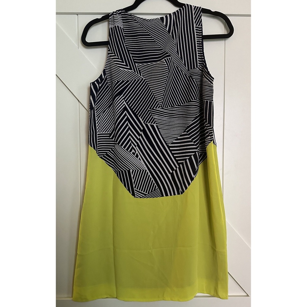 THML  NWT Navy‎ Blue, White & Yellow /Green Geometric Print Shift Dress, Size XS - Picture 2 of 5